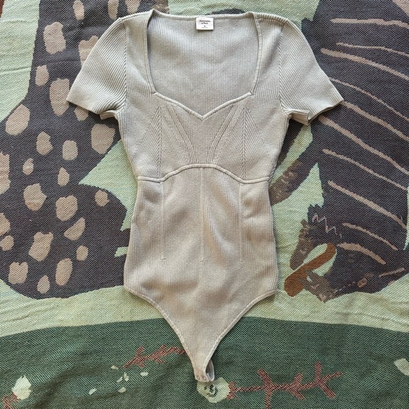 Abercrombie Sweetheart Corset Short Sleeve Knit Bodysuit in Sage Green Medium - Picture 2 of 4